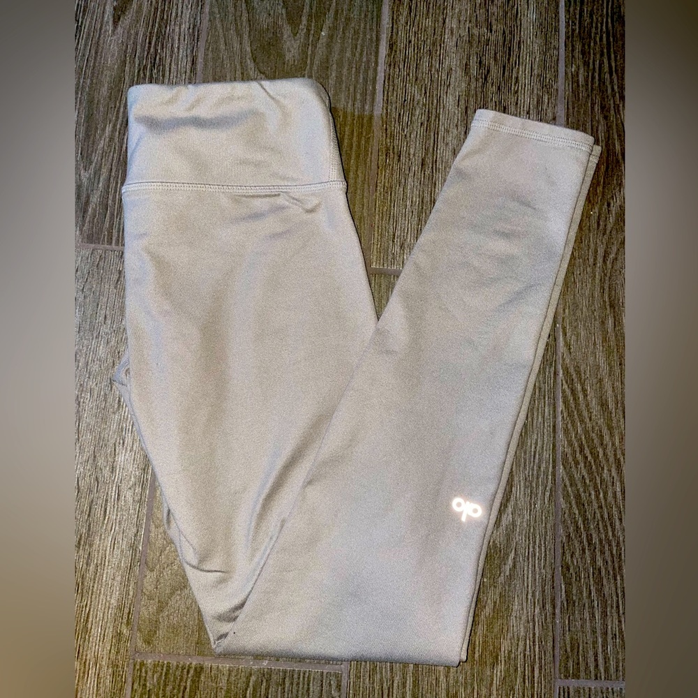 ALO Yoga Leggings Size Small Light Brown